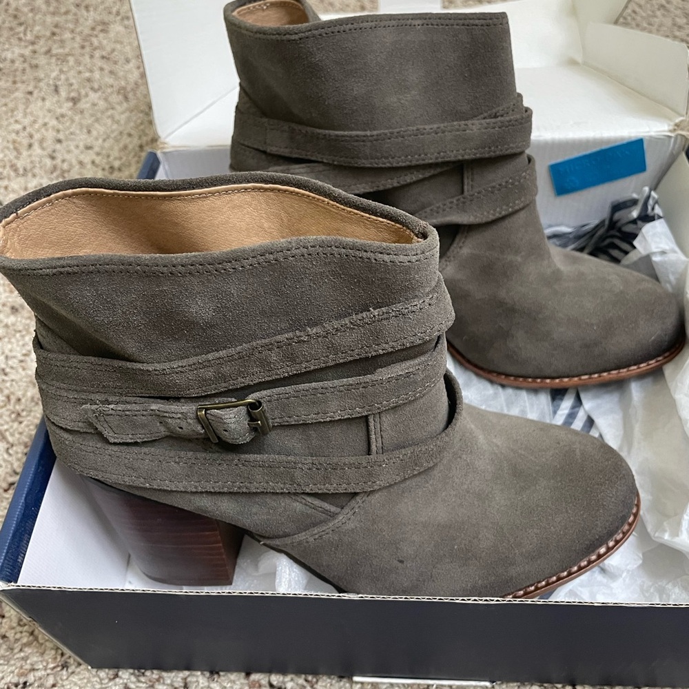 NEW Splendid smoke color boots